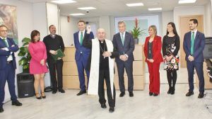 El Obispo de Segorbe-Castellón bendice la nueva oficina de Eurocaja Rural en Castellón