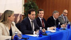 El PP-CLM intensificará los contactos con los sectores cinegético y taurino para re-coger medidas que se incluirán en el pro-grama electoral de las autonómicas