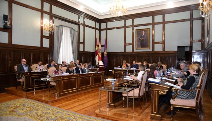 La Diputación de Guadalajara destinará 40.000 euros a NIPACE y 150.000 a Cáritas Diocesana para las personas más necesitadas