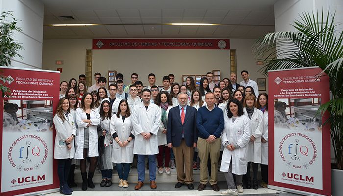 La Facultad de Químicas de la UCLM abre sus laboratorios de prácticas a cerca de 450 preuniversitarios
