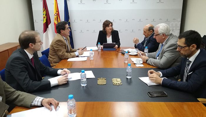 La Federación Regional del Textil traslada a la consejera de Economía las necesidades específicas del sector