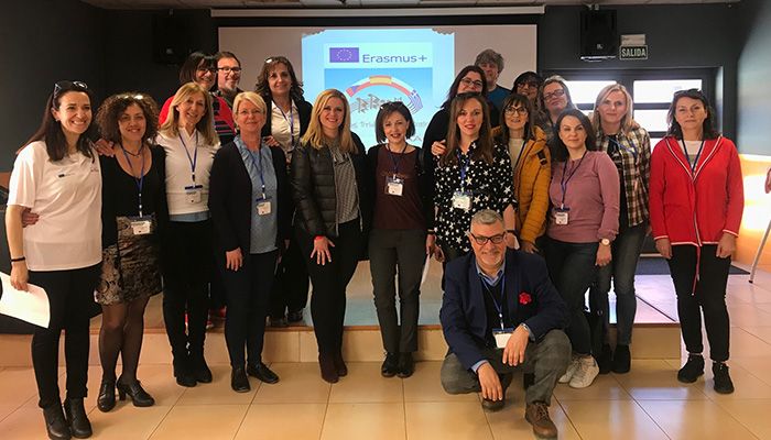 La Junta destaca al CEIP Isaac Albéniz como referente dentro del proyecto Erasmus + ´Building Bridges with Music´ 1 La Junta destaca al CEIP Isaac Albéniz como referente dentro del proyecto Erasmus + ´Building Bridges with Music´