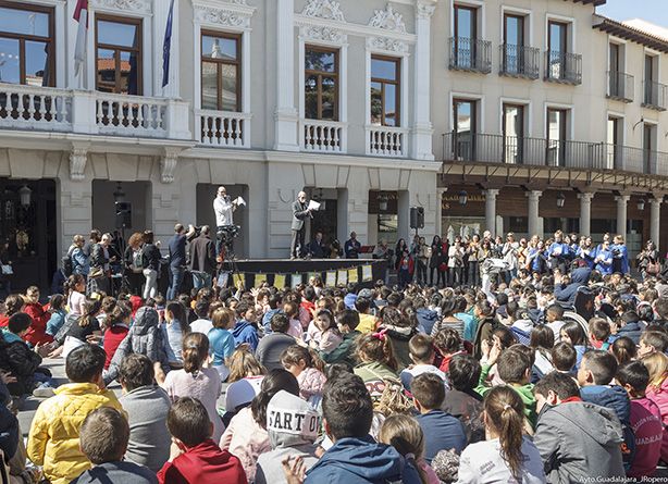 La Plaza Mayor de Guadalajara, escenario de las actividades del Día Mundial de la Poesía