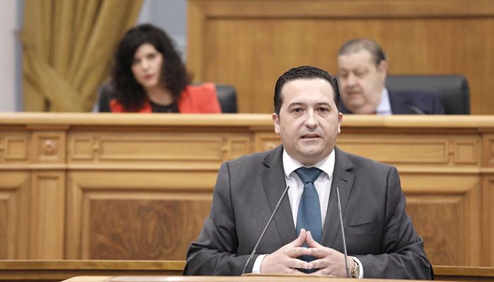 Lucas-Torres afirma que, aunque llega tarde, el PP ha mejorado y apoyado la Ley de Consumo porque antepone el bienestar de los castellano-manchegos a los colores políticos