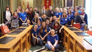 Mariscal recibe a 13 alumnos suecos y sus profesores participantes en un intercambio con el IES Alfonso VIII