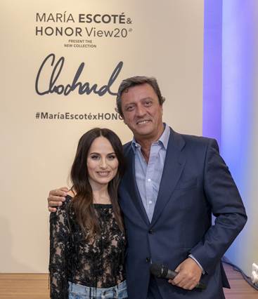 María Escoté presenta su nueva colección a través de la pantalla de HONOR View20