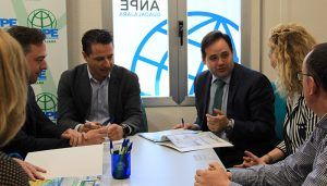 Núñez apunta al acuerdo y el trabajo junto a los profesionales del sector como caminos a seguir para lograr una educación pública de calidad y excelencia