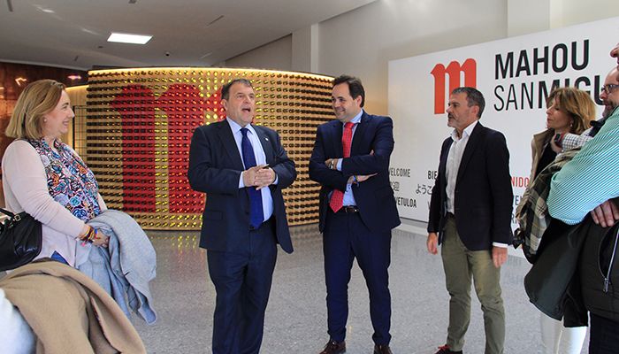 Núñez destaca que su Gobierno reforzará el I+D+i para facilitar la modernización y la competitividad de las empresas de la región