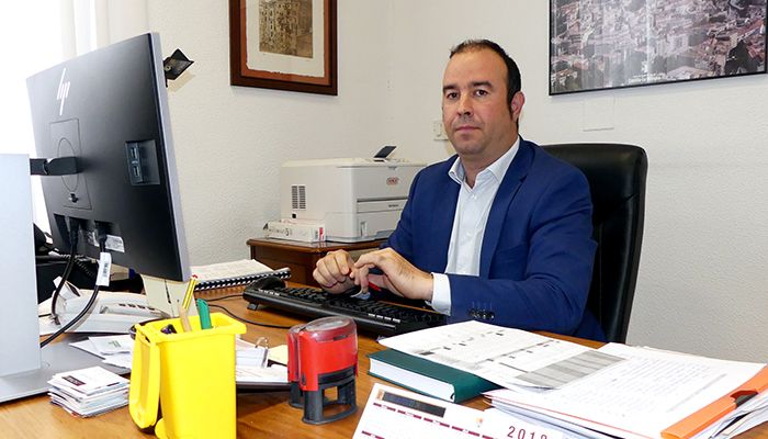 Pinar recuerda a Mena que son los Ayuntamientos los que tienen encomendada la gestión de los puntos limpios