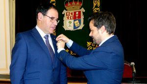 Prieto recibe la Insignia de Oro de la Demarcación de Cuenca del Colegio de Arquitectos de Castilla-La Mancha
