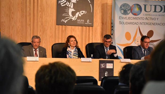 Sánchez valora la figura del voluntariado de la UDP para hacer frente a las situaciones de soledad de las personas mayores