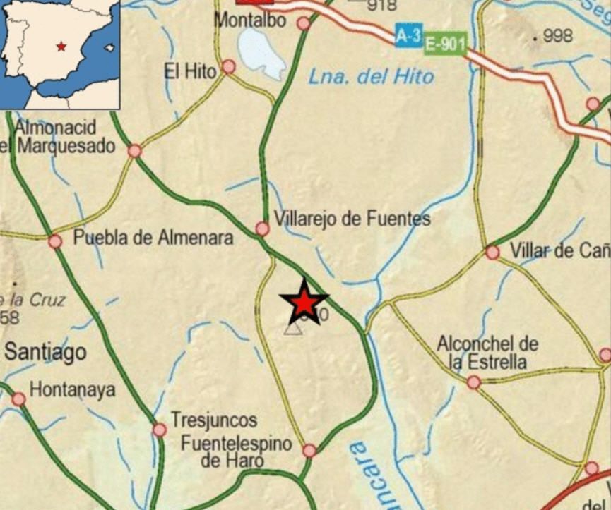 Carlos Asensio, alcalde de Villarejo de Fuentes. No se ha notado el terremoto. La otra vez bailaba la lámpara pero, hoy, no