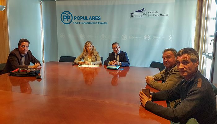 Unión de Uniones de Castilla-La Mancha presenta a las fuerzas políticas 125 medidas en favor de los profesionales del campo y del medio rural