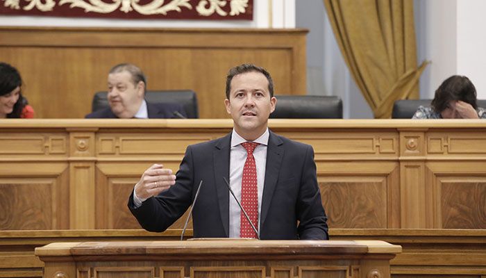 Velázquez denuncia que Page ha comprometido 27 millones más para derivaciones a la sanidad privada de lo que presupuestó en 2018