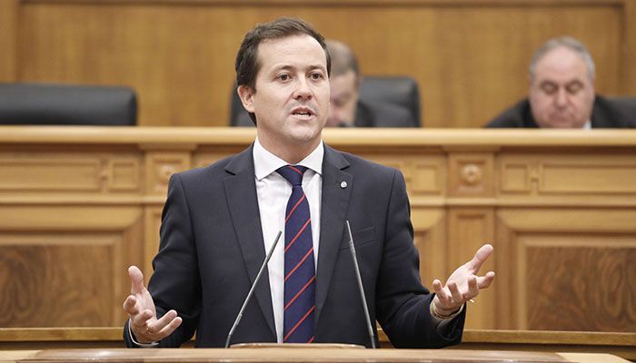 Velázquez denuncia que Page ha incrementado en 11.257 los pacientes que esperan en los tramos más largos