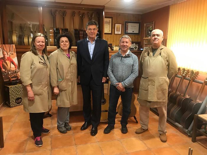 Catalá destaca el apoyo y la protección del Partido Popular a la artesanía para fomentar su comercialización 3 Catalá destaca el apoyo y la protección del Partido Popular a la artesanía para fomentar su comercialización