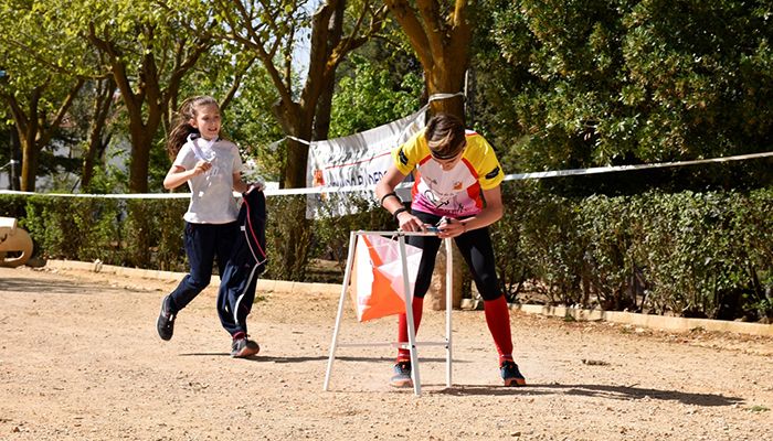 David Cotillas y Nuria Calvo se imponen en Mota del Cuervo en la tercera prueba del XII Circuito de Orientación