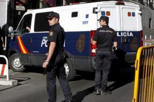 Detenidos dos individuos por robar a un hombre tras sacar dinero en el cajero.... Y eran conocido suyos