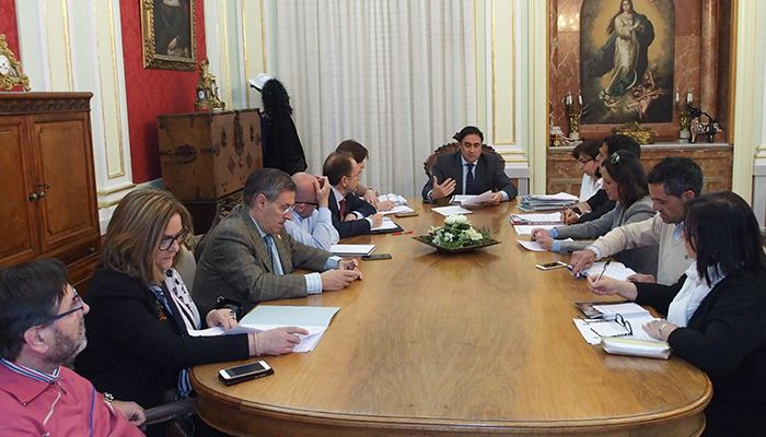 El Ayuntamiento de Cuenca aprueba la adjudicación de las obras de refuerzo del firme en las avenidas Hermanos Becerril y Juan Carlos I