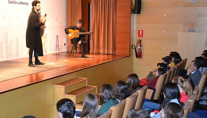 El Gobierno regional acerca “El lazarillo de Tormes” a 385 estudiantes de seis centros educativos de Guadalajara