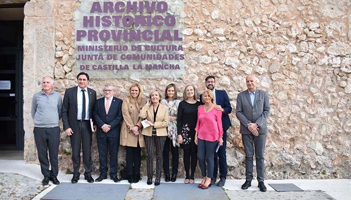 El Gobierno regional ensalza la figura de Nicolás Cabañas y valora la generosidad de su familia al donar documentos del artista al Archivo de Cuenca