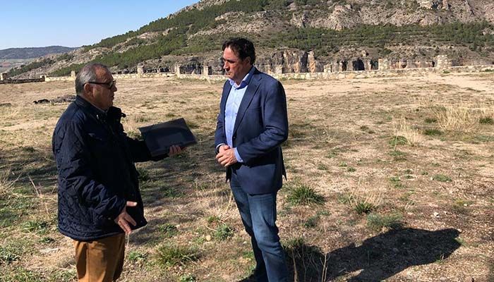 Firmado el contrato de la obra de acondicionamiento del mirador dedicado a José Luis Coll