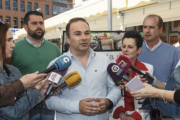 Desde hoy y hasta el domingo, la plaza del Jardinillo de Guadalajara acoge la nueva edición de la Feria de Artesanía de Primavera