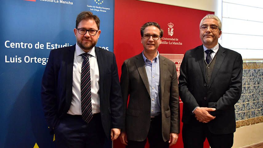 Juristas e ingenieros debaten sobre inteligencia artificial, algoritmos y decisiones administrativas