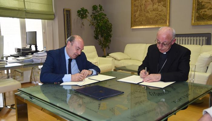 La Diputación de Guadalajara cede una parcela a la Residencia de Mayores Juan Pablo II de Alovera para mejorar su atención a los residentes