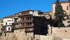 Las Casas Colgadas se iluminarán de azul este martes por el Día de la Concienciación sobre el Autismo