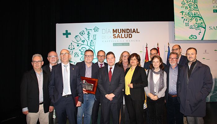 Los profesionales la Zona de Salud de Talayuelas y el doctor Vicente Herranz de Mota del Cuervo, galardonados en el Día de la Salud