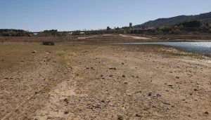 Los ribereños no se lo creen Tan sólo tres hectómetros cúbicos obligan a trasvasar 38