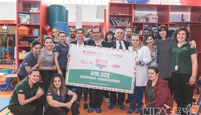 Miguelañez visita Nipace para entregar el cheque solidario Sonrisas Dulces