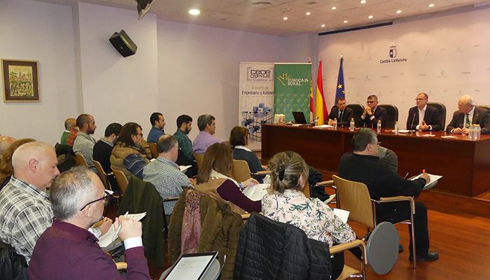 Más de 50 empresarios asisten en Cuenca a la jornada para informarse sobre las ayudas del Gobierno regional