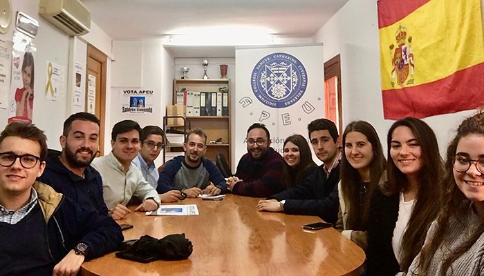NNGG CLM se reúne con la asociación universitaria APEU UCLM