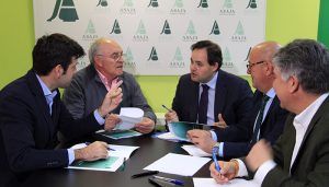 Núñez apuesta por trabajar junto a agricultores y ganaderos reforzando la actividad agrícola de la región a través la modernización, la tecnificación y la comercialización 2 Núñez apuesta por trabajar junto a agricultores y ganaderos reforzando la actividad agrícola de la región a través la modernización, la tecnificación y la comercialización