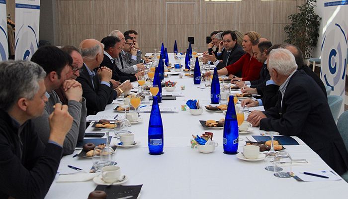 Núñez propone bonificaciones salariales de hasta 15 meses para las empresas que conviertan desempleados en trabajadores indefinidos