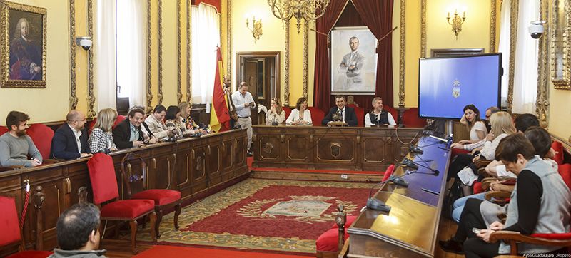 Celebrado en Guadalajara el sorteo para la designación de los componentes de las 102 mesas para las elecciones del 26 de mayo