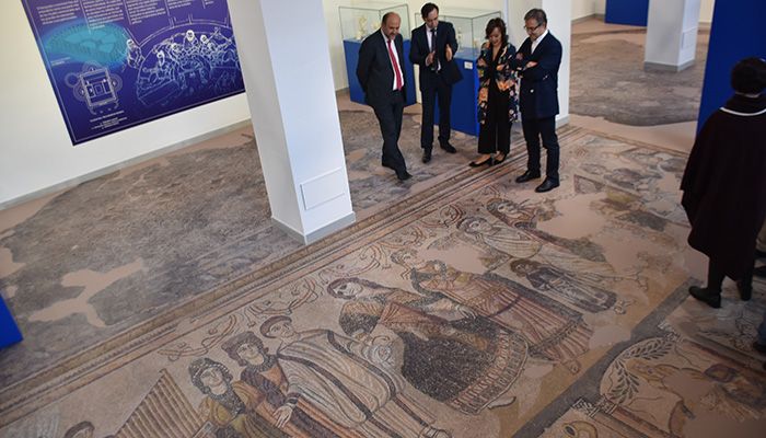 Una exposición muestra los impresionantes mosaicos y esculturas del yacimiento romano de Noheda
