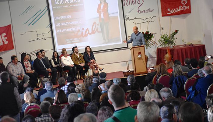 Unas 300 personas arropan a Lidia Izquierdo en su presentación como candidata del PSOE a la Alcaldía de Las Pedroñeras 1 Unas 300 personas arropan a Lidia Izquierdo en su presentación como candidata del PSOE a la Alcaldía de Las Pedroñeras