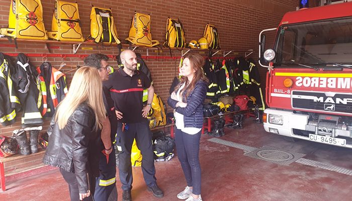 Cristina Fuentes se reúne con el cuerpo de Bomberos de Cuenca para recoger sus quejas y propuestas