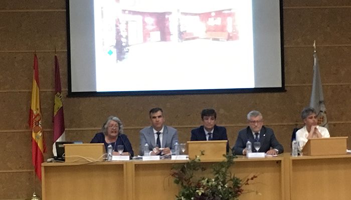 El alcalde de Guadalajara participa en la clausura del 50 aniversario de la Escuela de Enfermería