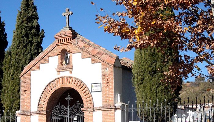 El Ayuntamiento de Cabanillas presenta denuncia por el robo de decenas de cruces metálicas del Cementerio Municipal