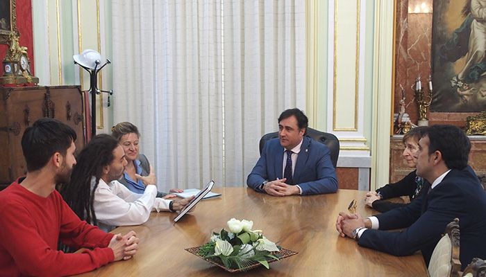 El Ayuntamiento de Cuenca firma un convenio con la Escuela de Capoeira Cedanze para fomentar la práctica de este deporte