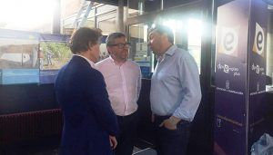 El diputado de Bienestar Social, Juan Pedro Sánchez, acompaña a las participantes en un taller de Impulsa Mujer