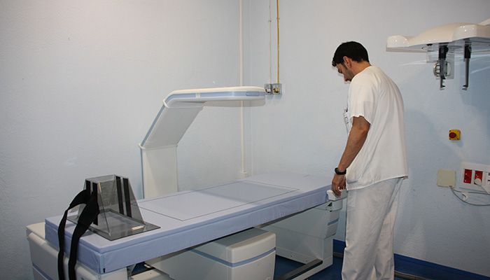 El nuevo densitómetro del servicio de Radiodiagnóstico del Hospital de Cuenca comienza a prestar asistencia a los pacientes del área de Salud