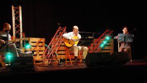 El viernes, 10 de mayo el cantautor, Iñaqui Auzmendi, en el Moderno