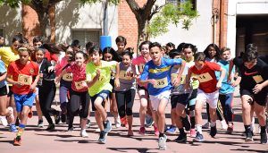 El XVIII Cross Popular MAUX luce en una espléndida mañana con 450 participantes de todas las edades