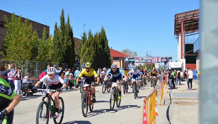 Juan Carlos y Carla Fernández se llevan el triunfo en la IV Marcha MTB Tierra de Vítor