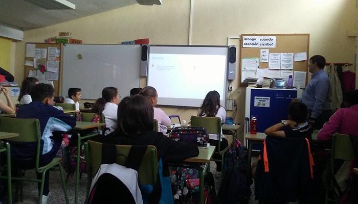 La #CiberseguridadAlCole de Voluntarios Telefónica llega a los alumnos de 6º de Primaria del CEIP Cristo de la Esperanza de Marchamalo